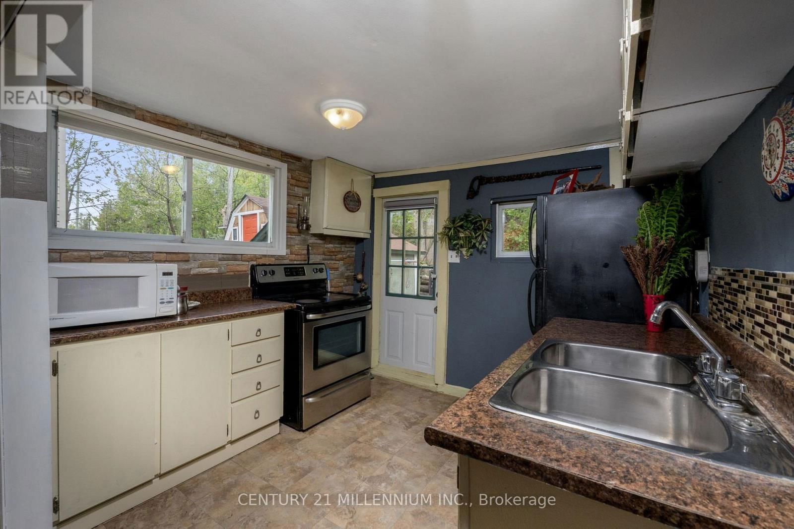 13 OLD PAVILION ROAD Image 18