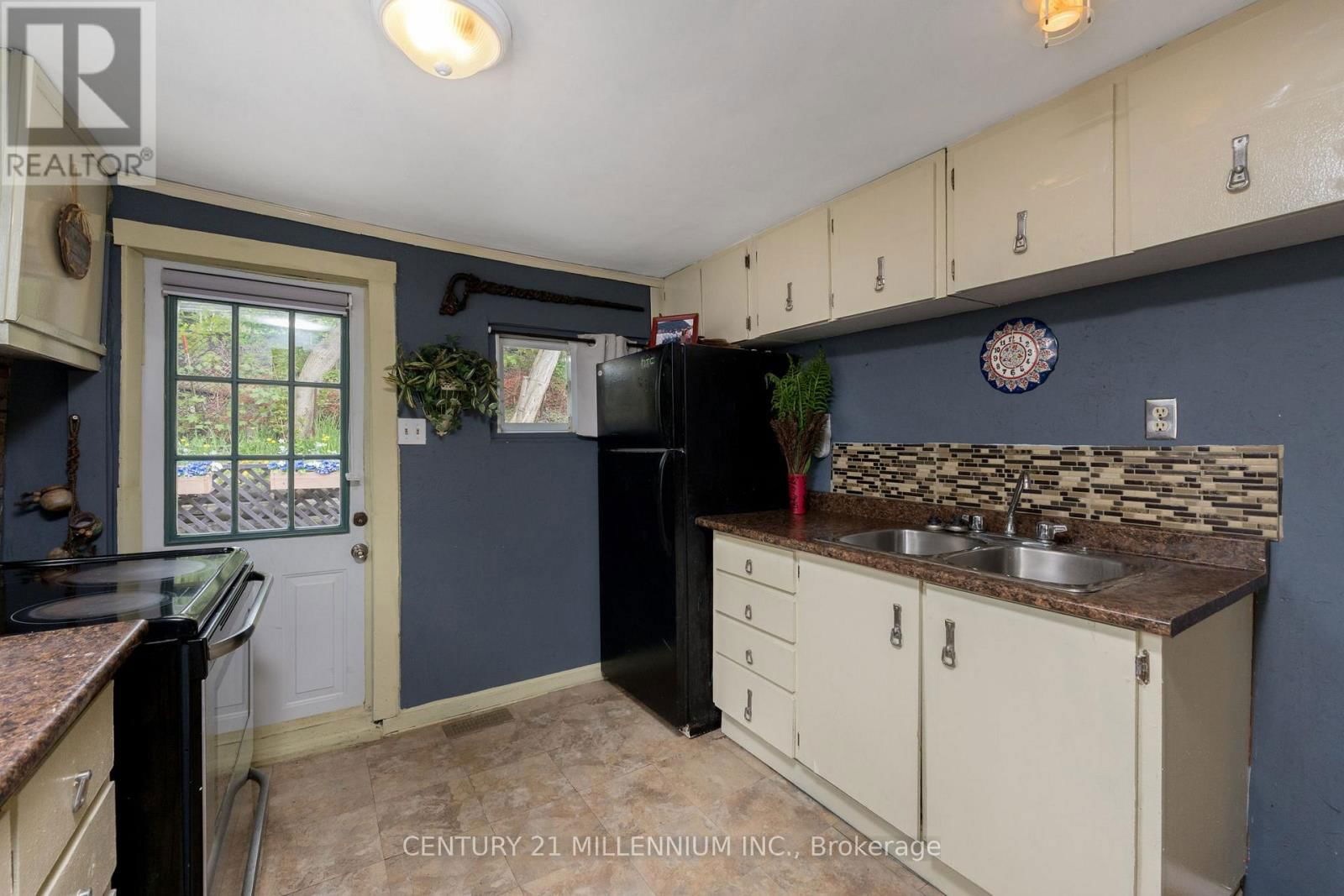 13 OLD PAVILION ROAD Image 19