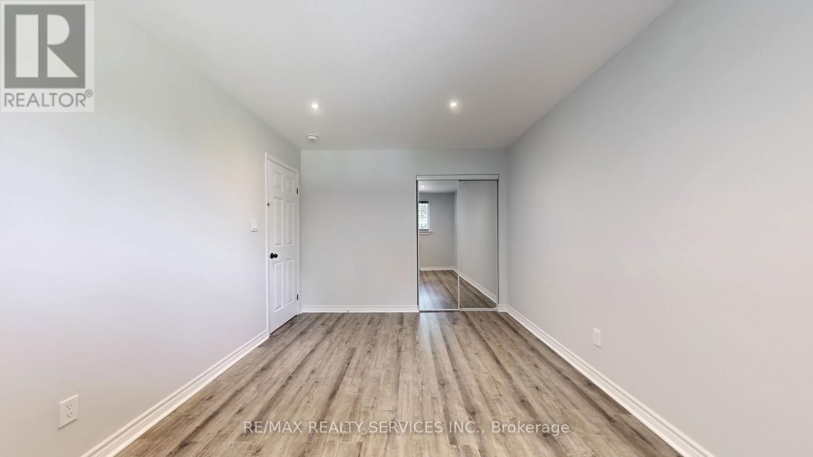 55 GREENWOOD CRESCENT Image 11