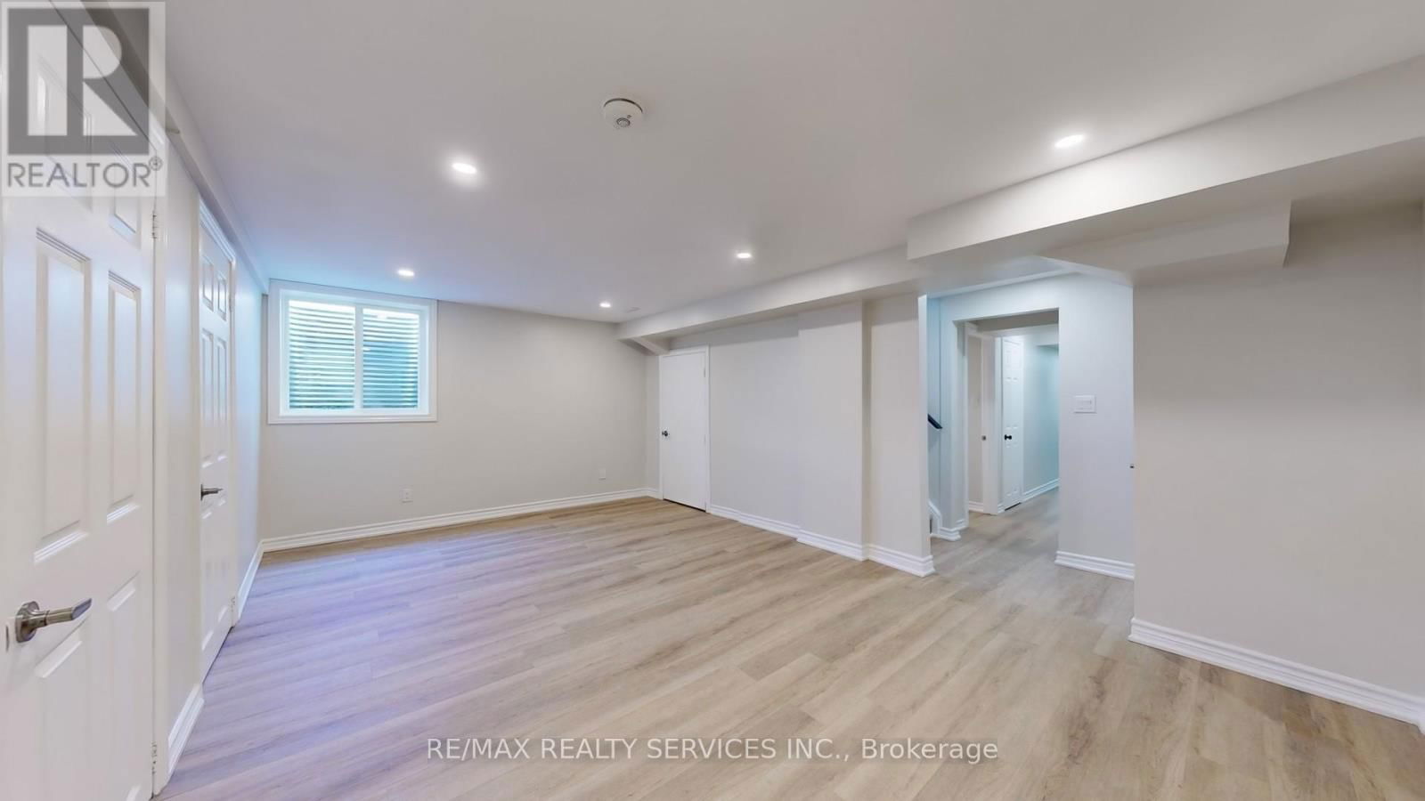 55 GREENWOOD CRESCENT Image 22