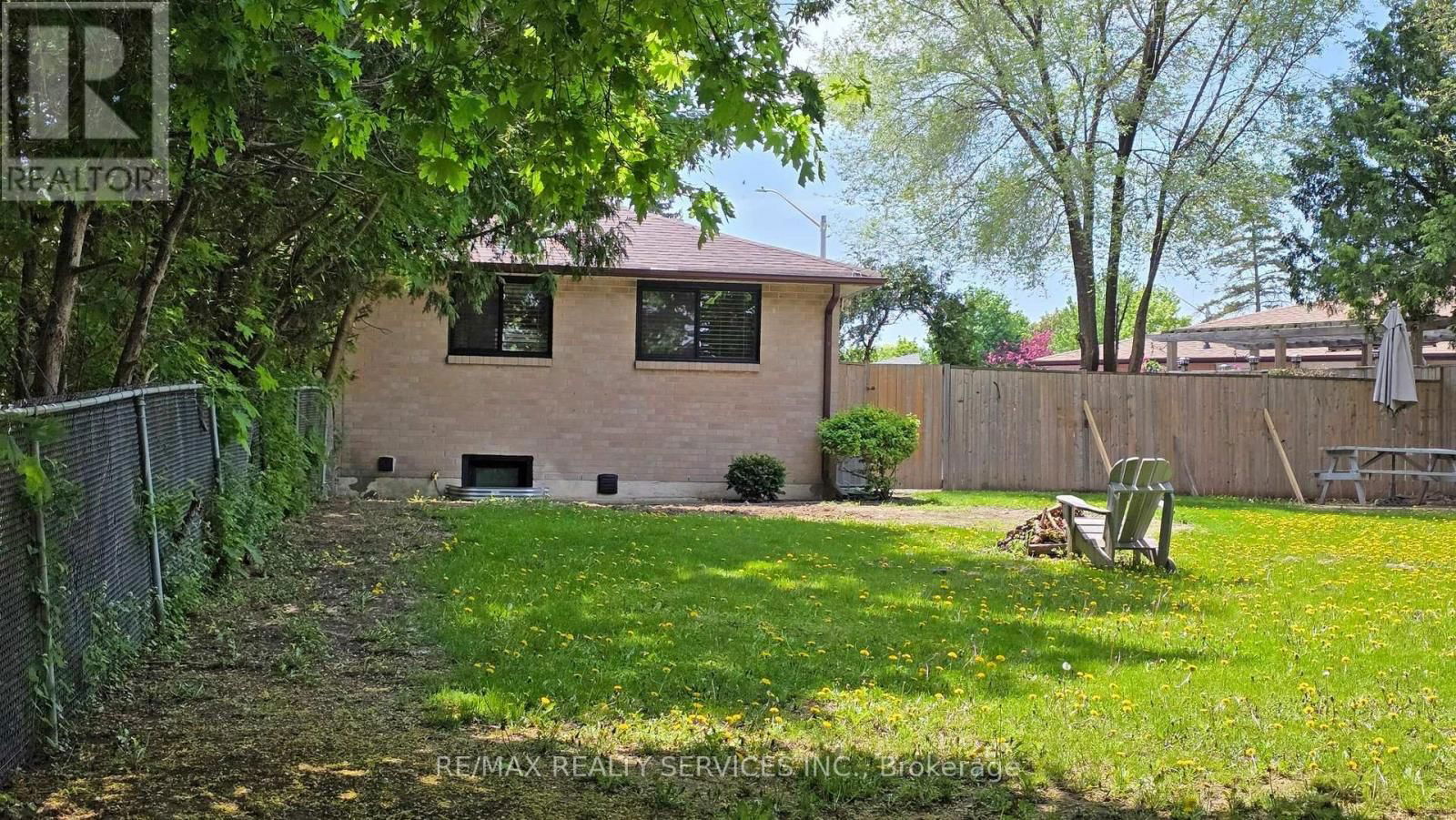 55 GREENWOOD CRESCENT Image 35