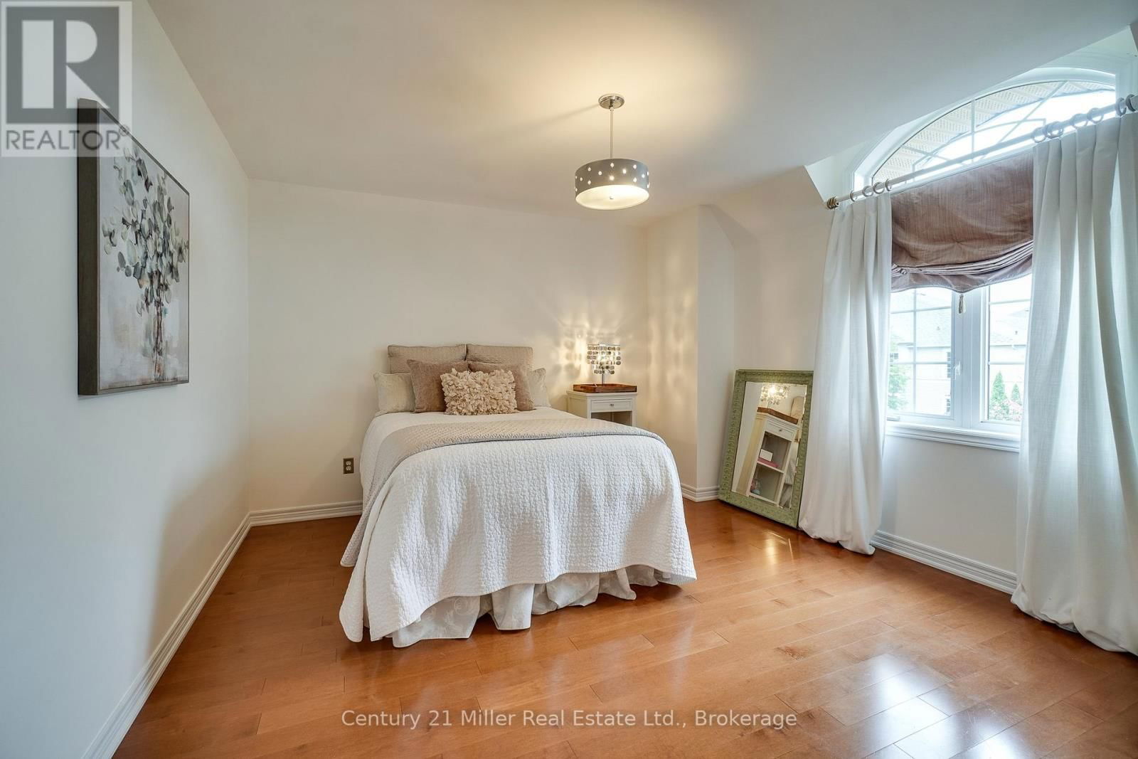 2301 HERTFORDSHIRE WAY Image 30