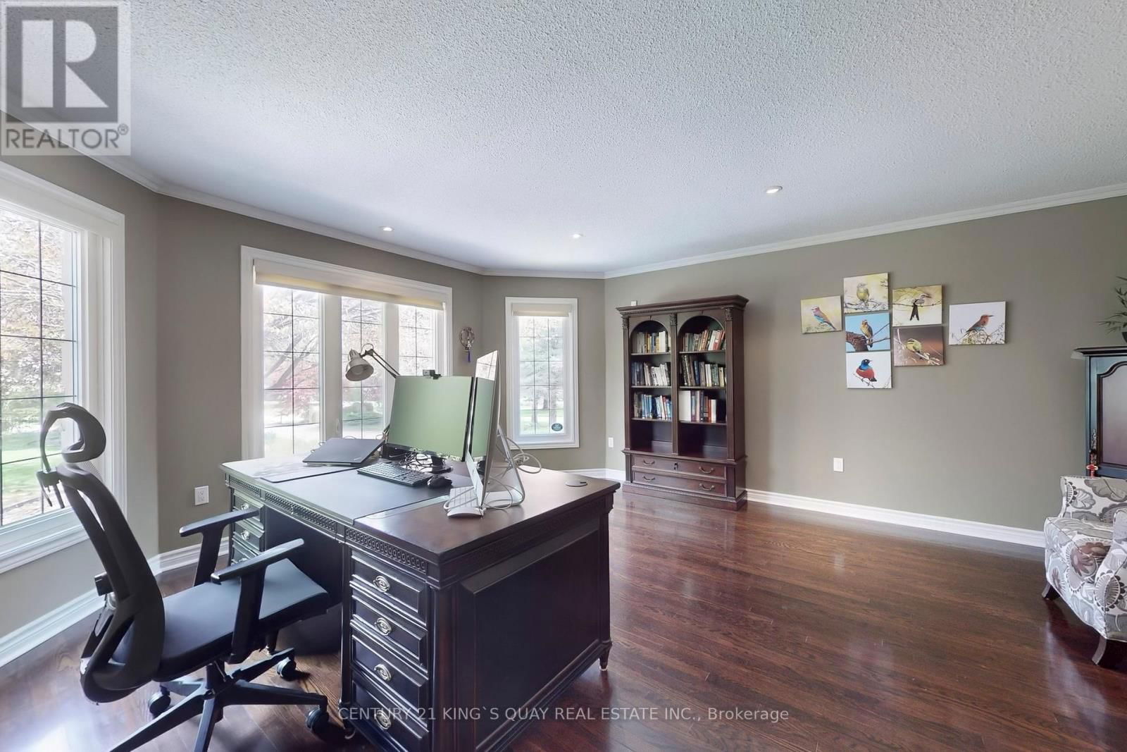 110 CRAWFORD CRESCENT Image 18