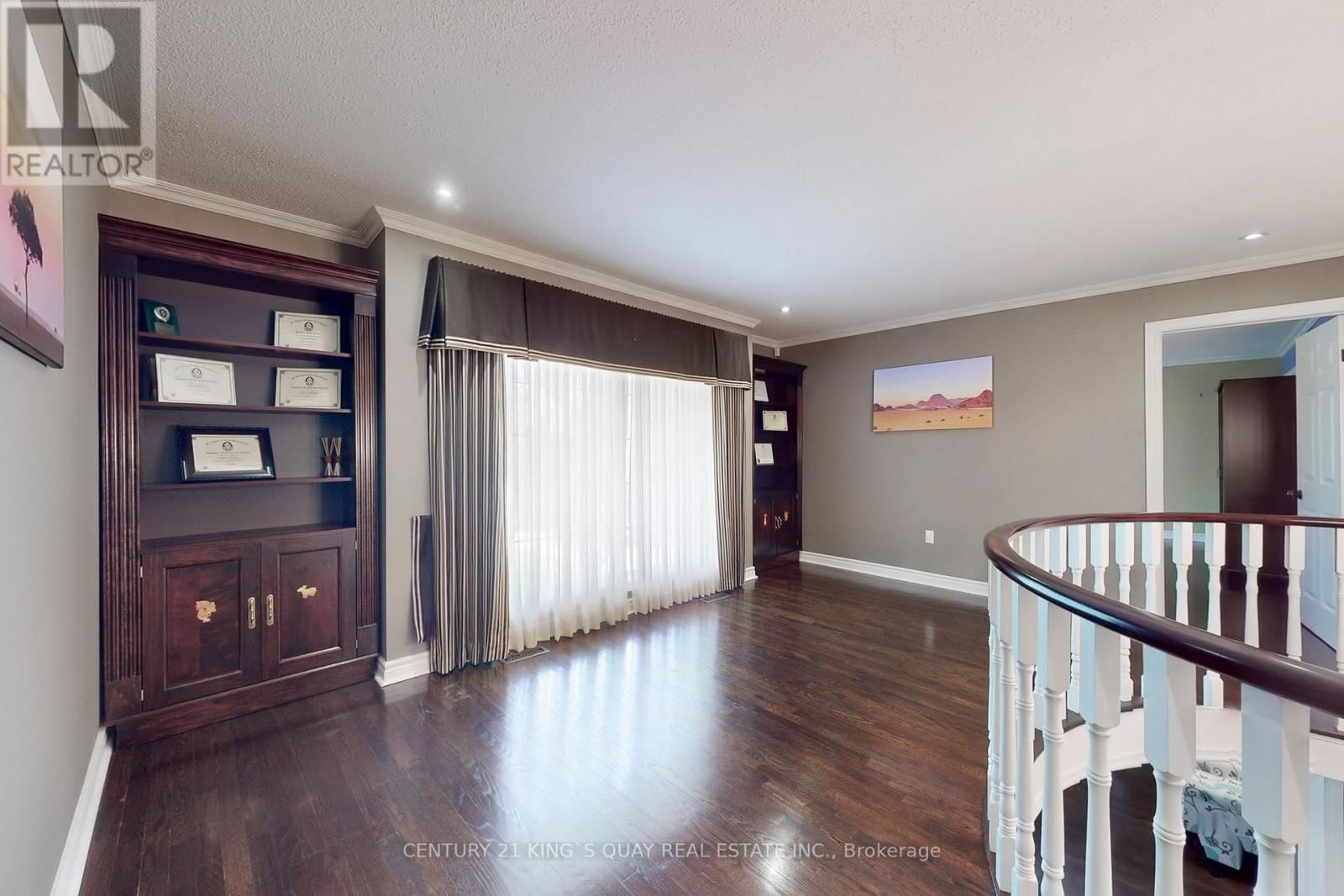 110 CRAWFORD CRESCENT Image 23