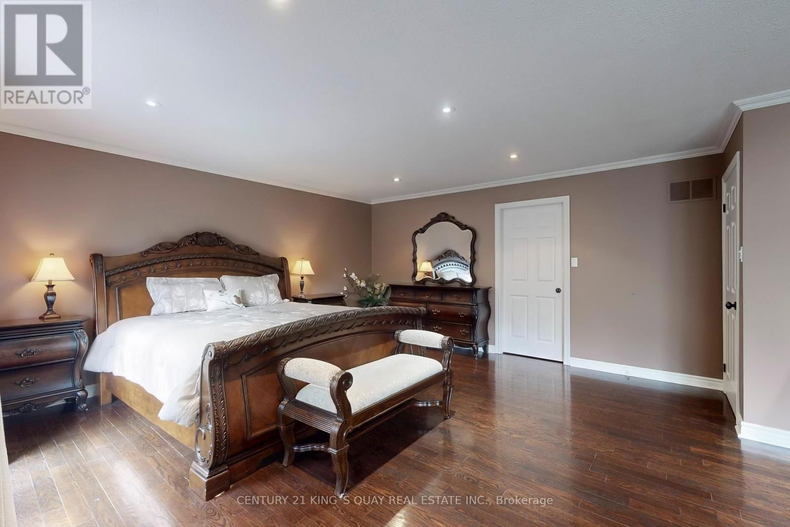 110 CRAWFORD CRESCENT Image 25