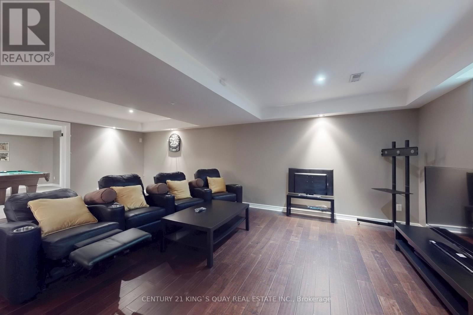 110 CRAWFORD CRESCENT Image 35