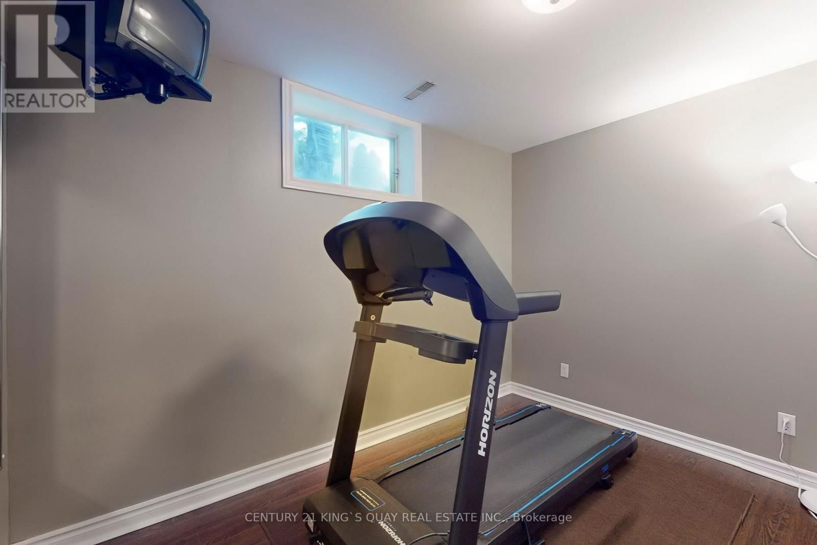 110 CRAWFORD CRESCENT Image 38