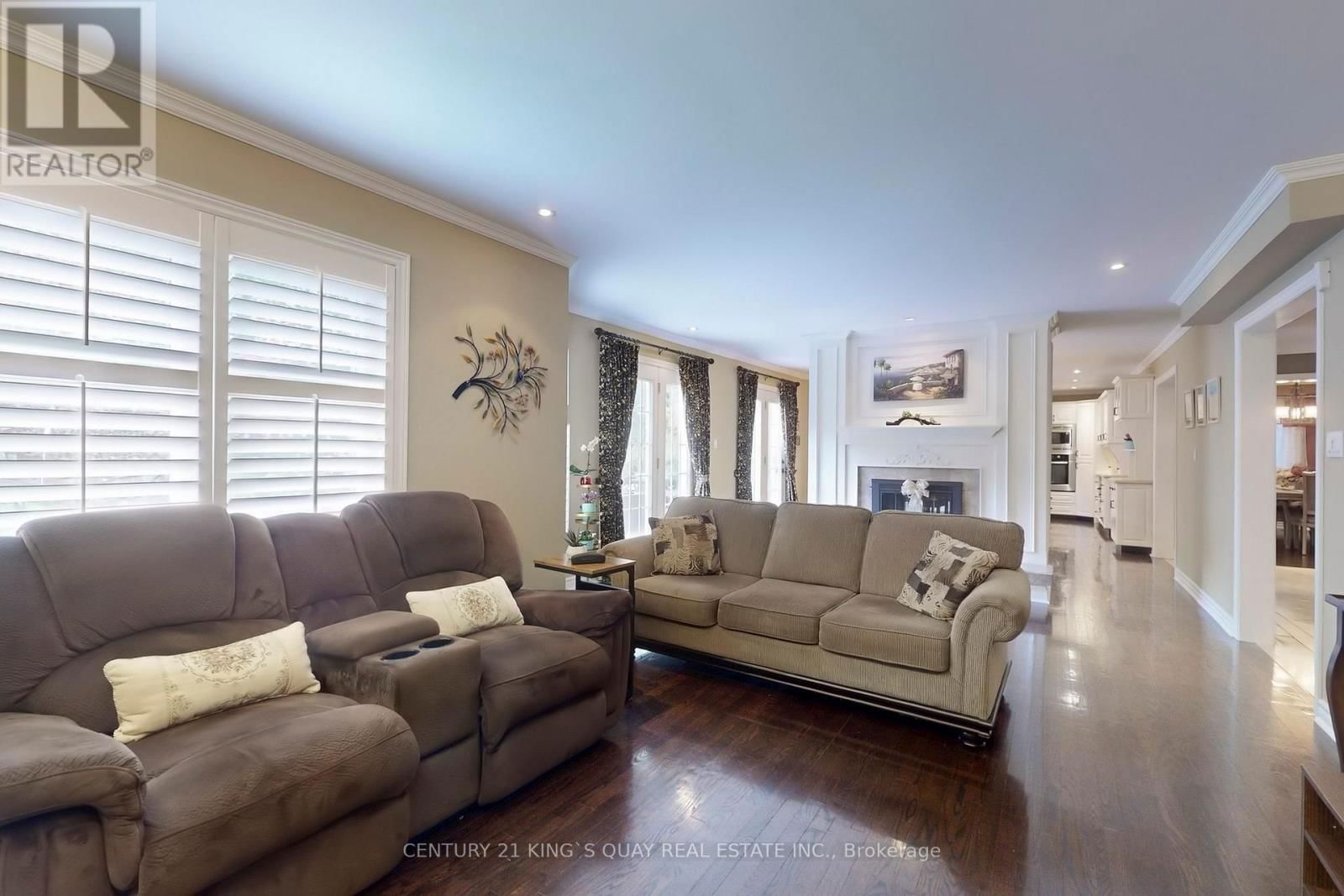 110 CRAWFORD CRESCENT Image 6