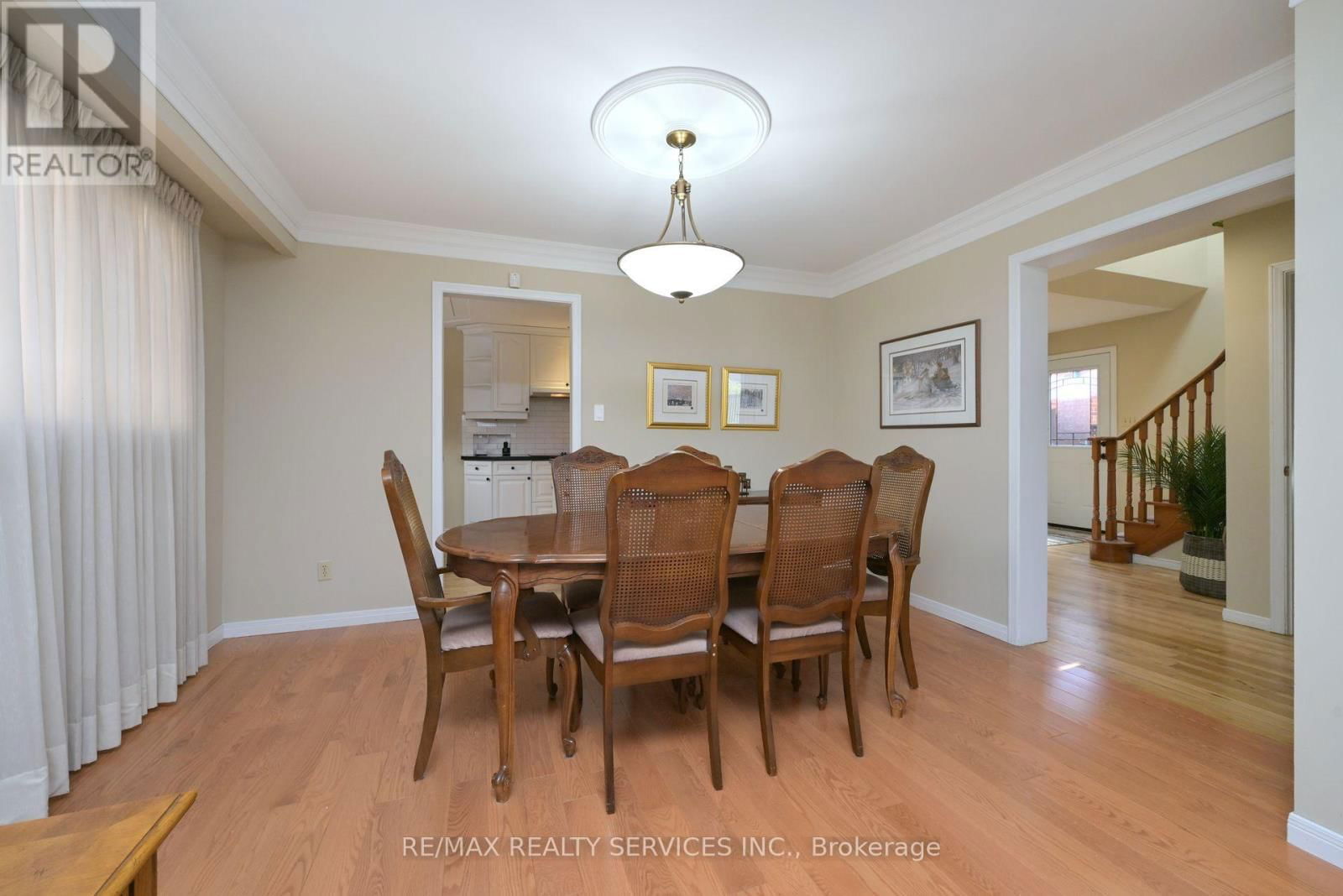 68 PRINCETON TERRACE Image 12