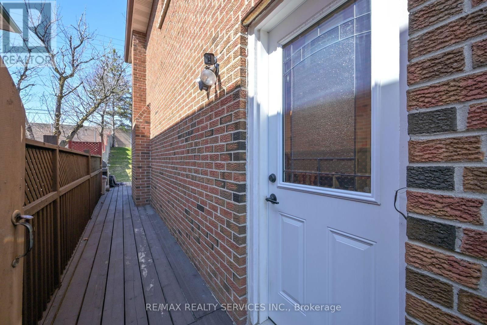 68 PRINCETON TERRACE Image 30