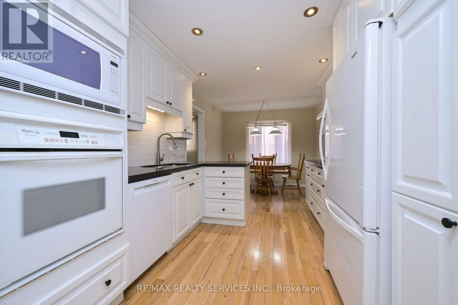 68 PRINCETON TERRACE Image 5
