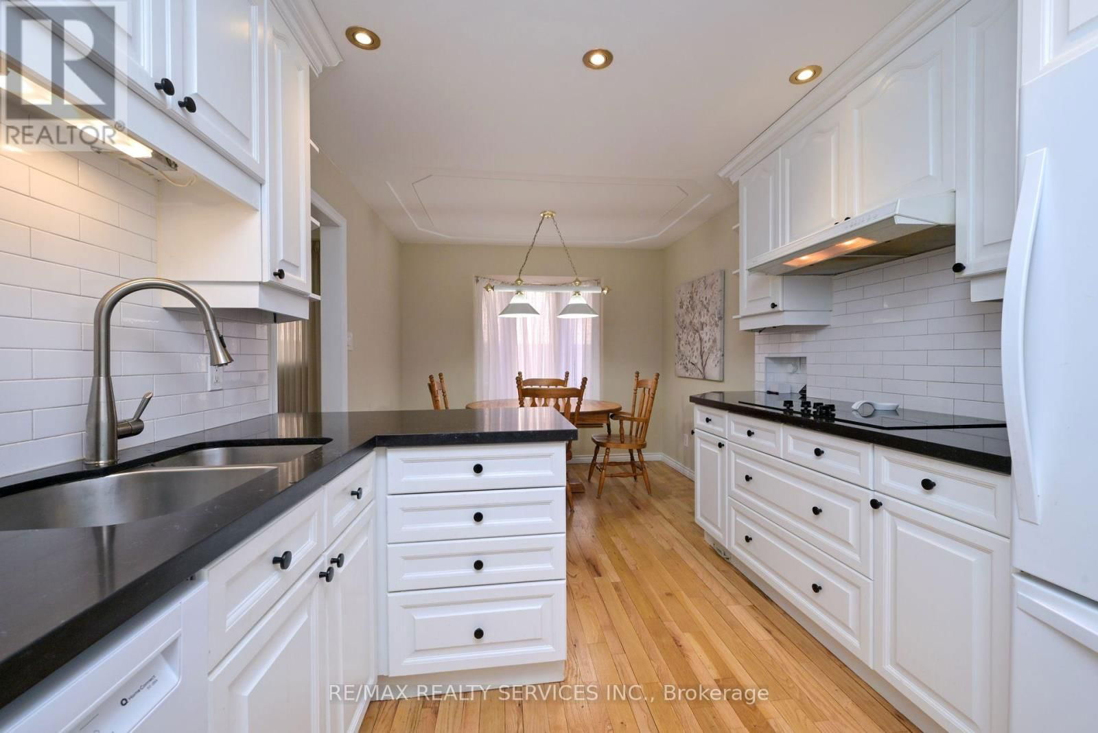 68 PRINCETON TERRACE Image 6