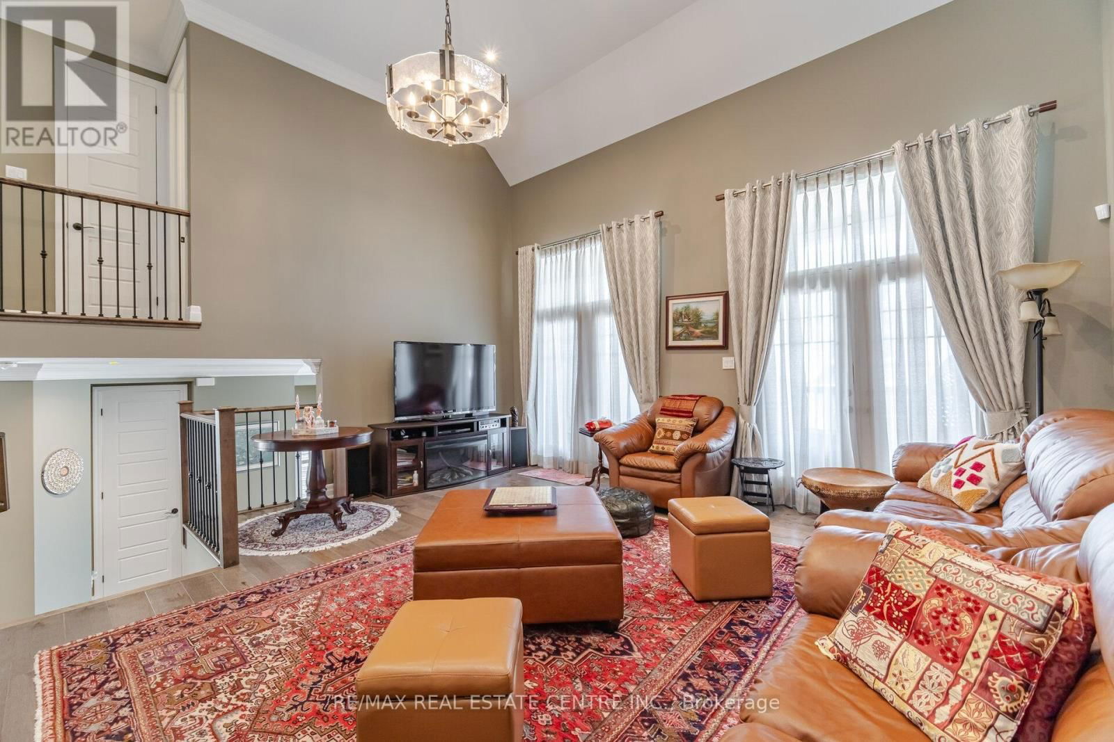 156 CAMELLIA CRESCENT Image 13