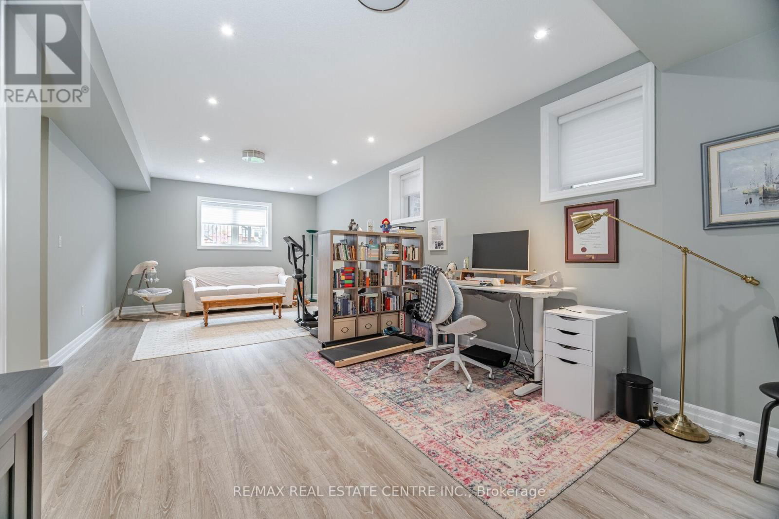 156 CAMELLIA CRESCENT Image 30