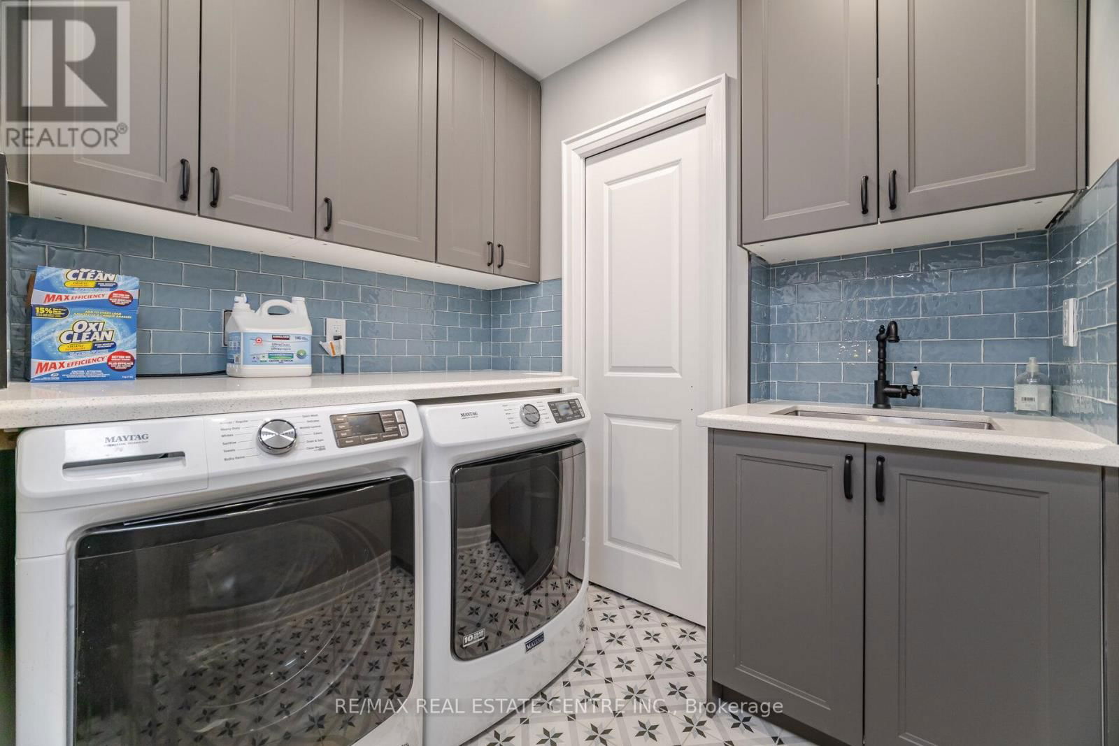 156 CAMELLIA CRESCENT Image 34