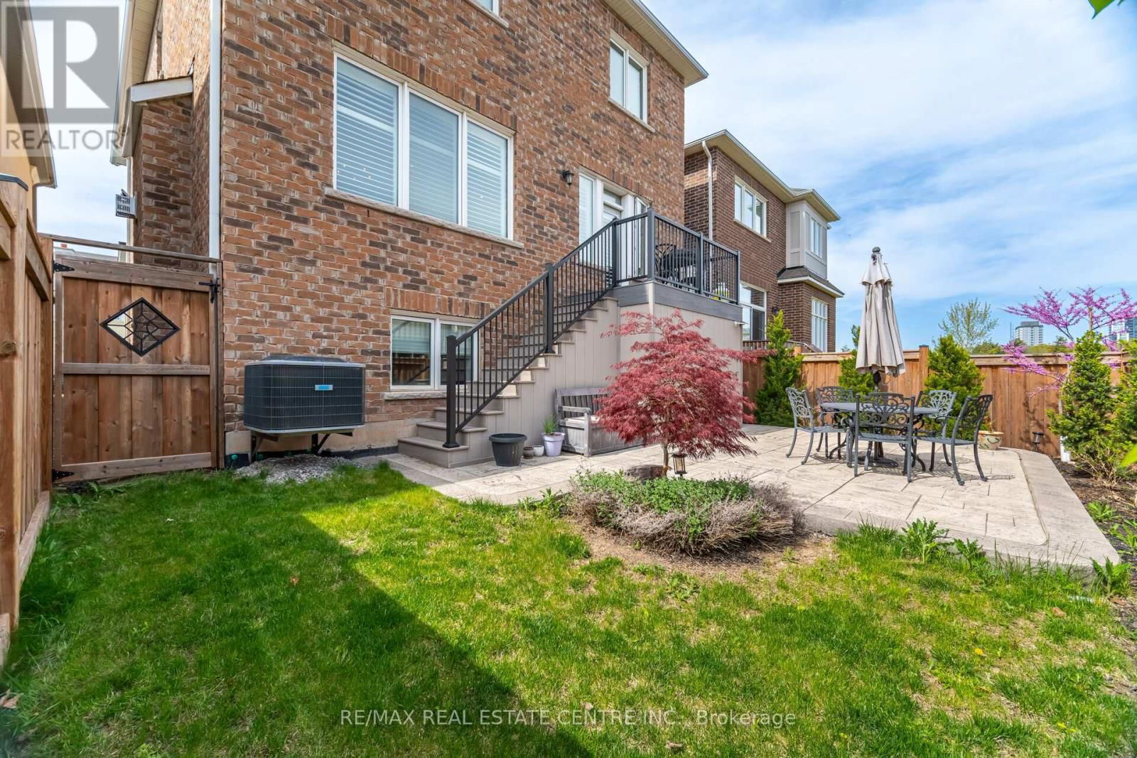 156 CAMELLIA CRESCENT Image 37