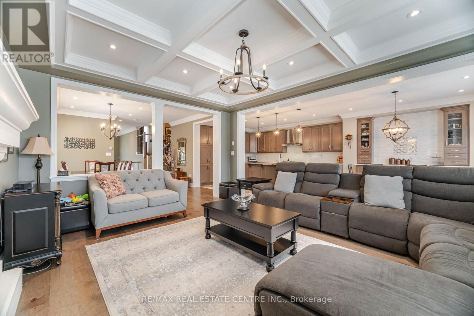 156 CAMELLIA CRESCENT Image 7