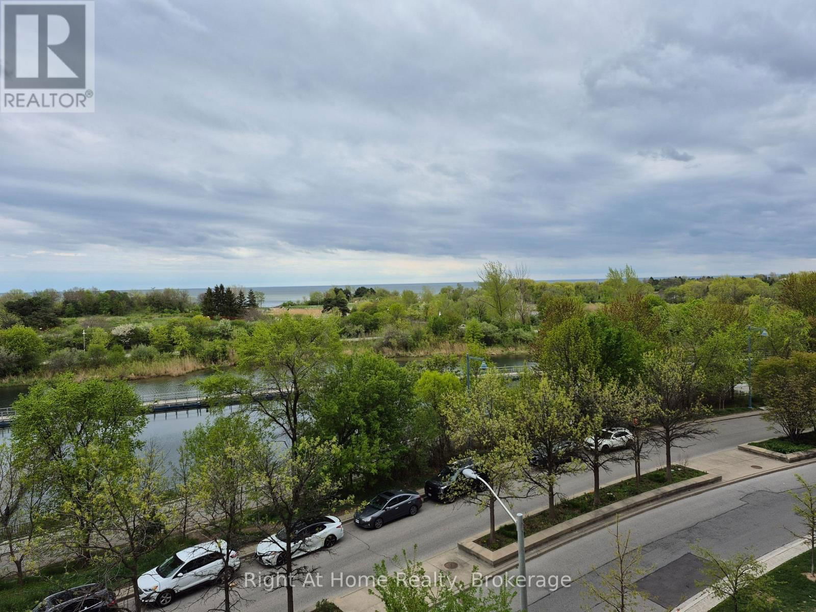 310 - 20 SHORE BREEZE DRIVE Image 13