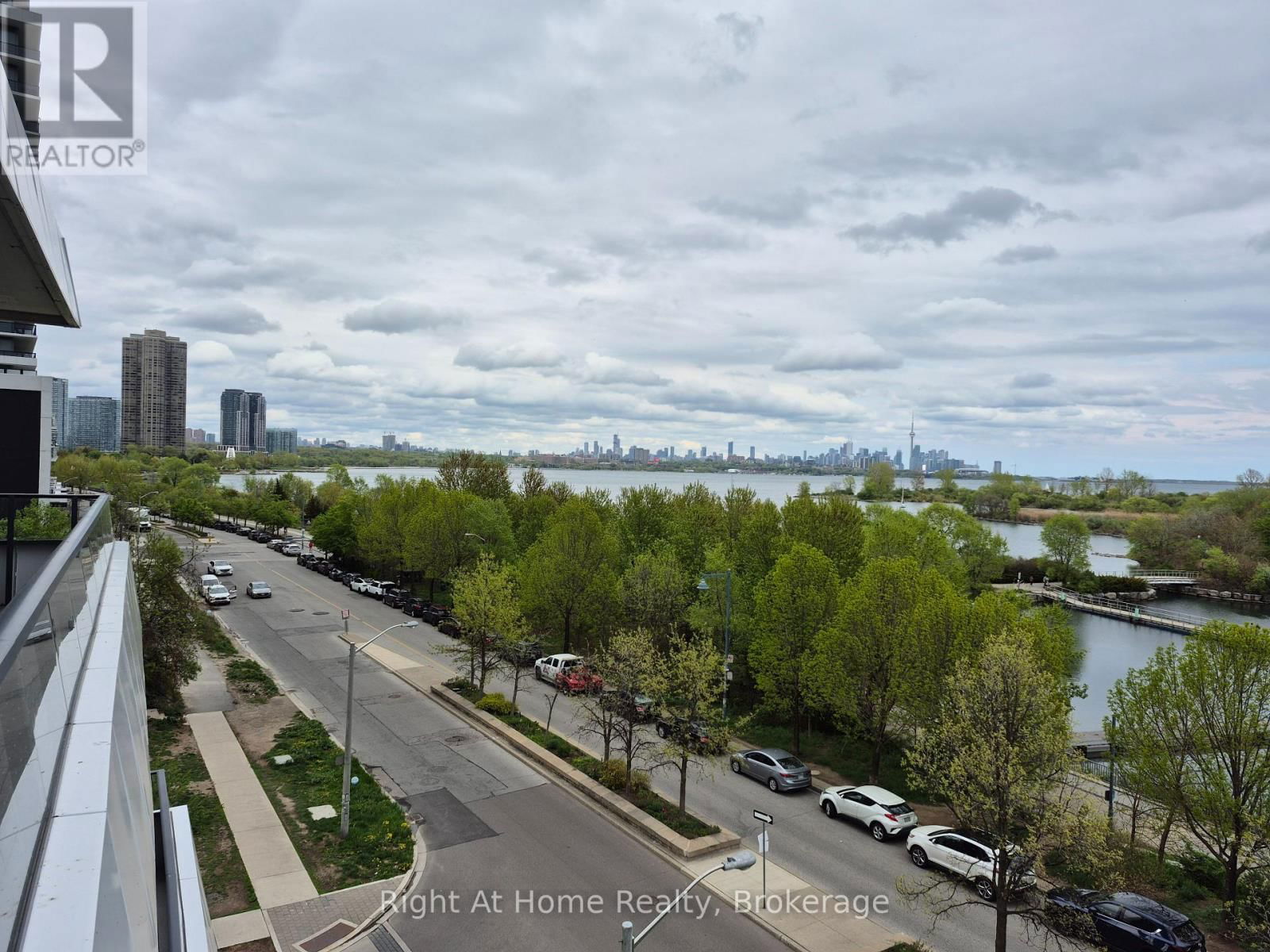 310 - 20 SHORE BREEZE DRIVE Image 14
