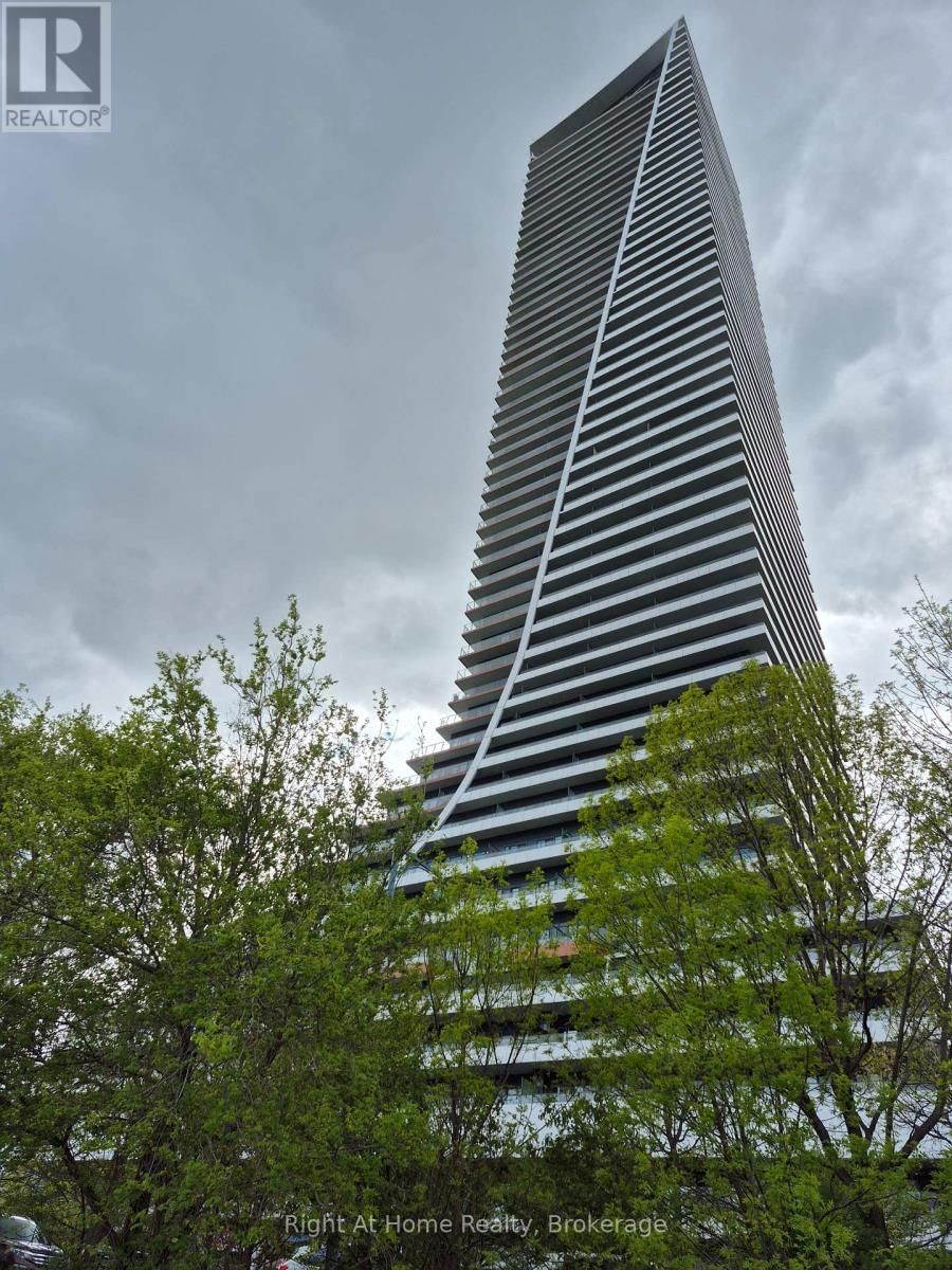 310 - 20 SHORE BREEZE DRIVE Image 3