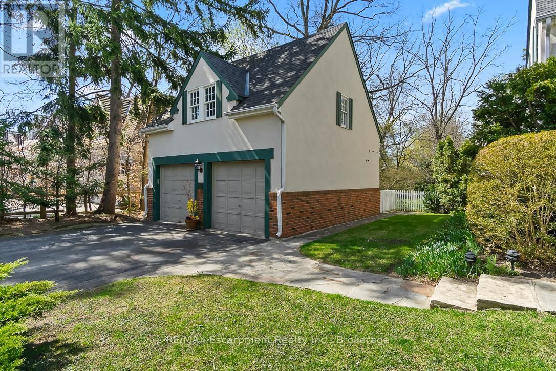 74A HOWARD AVENUE Image 6