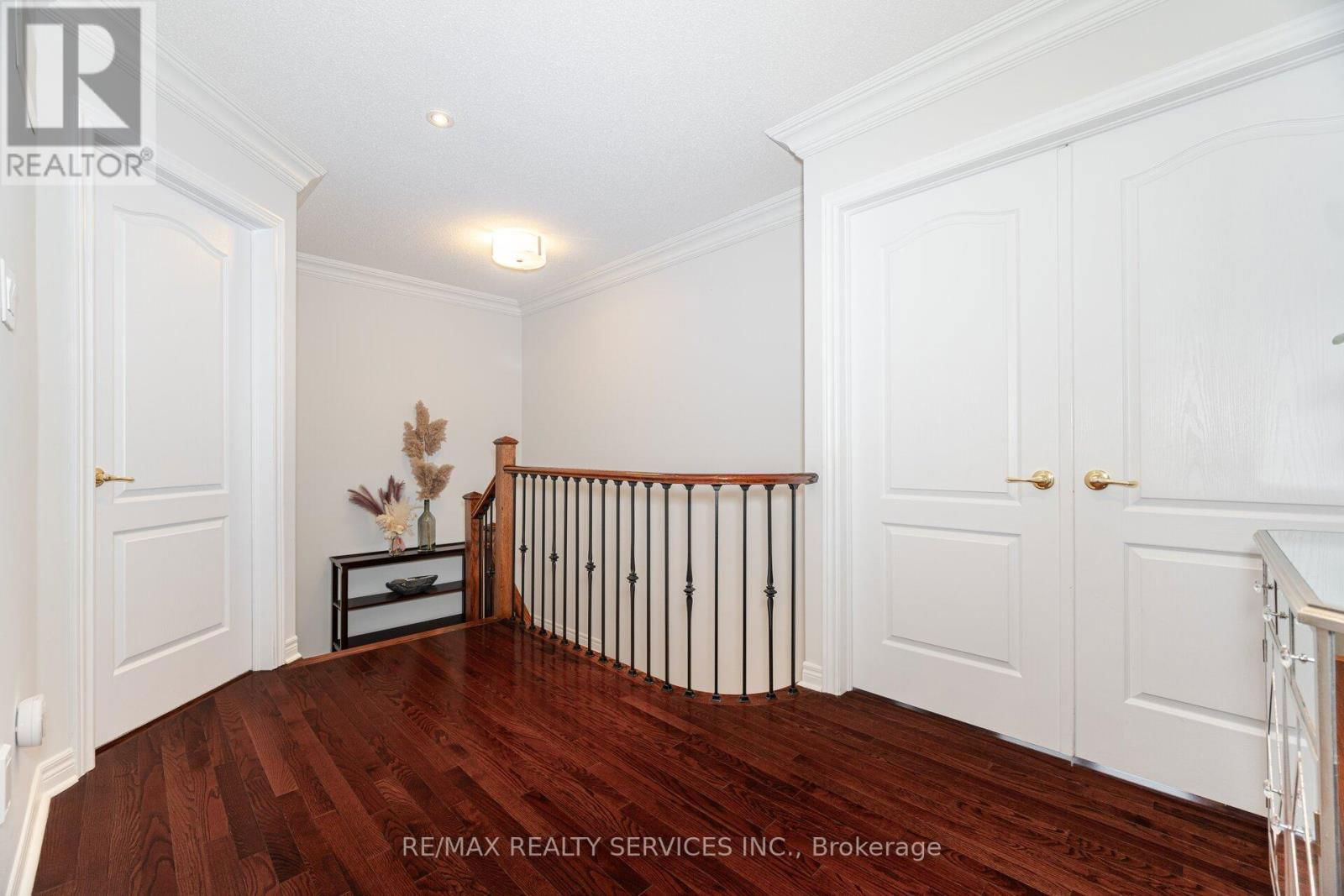 57 HAWKRIDGE TRAIL Image 23