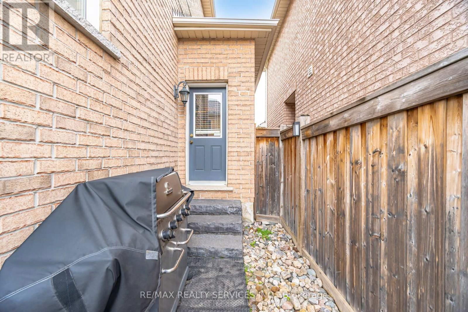 57 HAWKRIDGE TRAIL Image 43