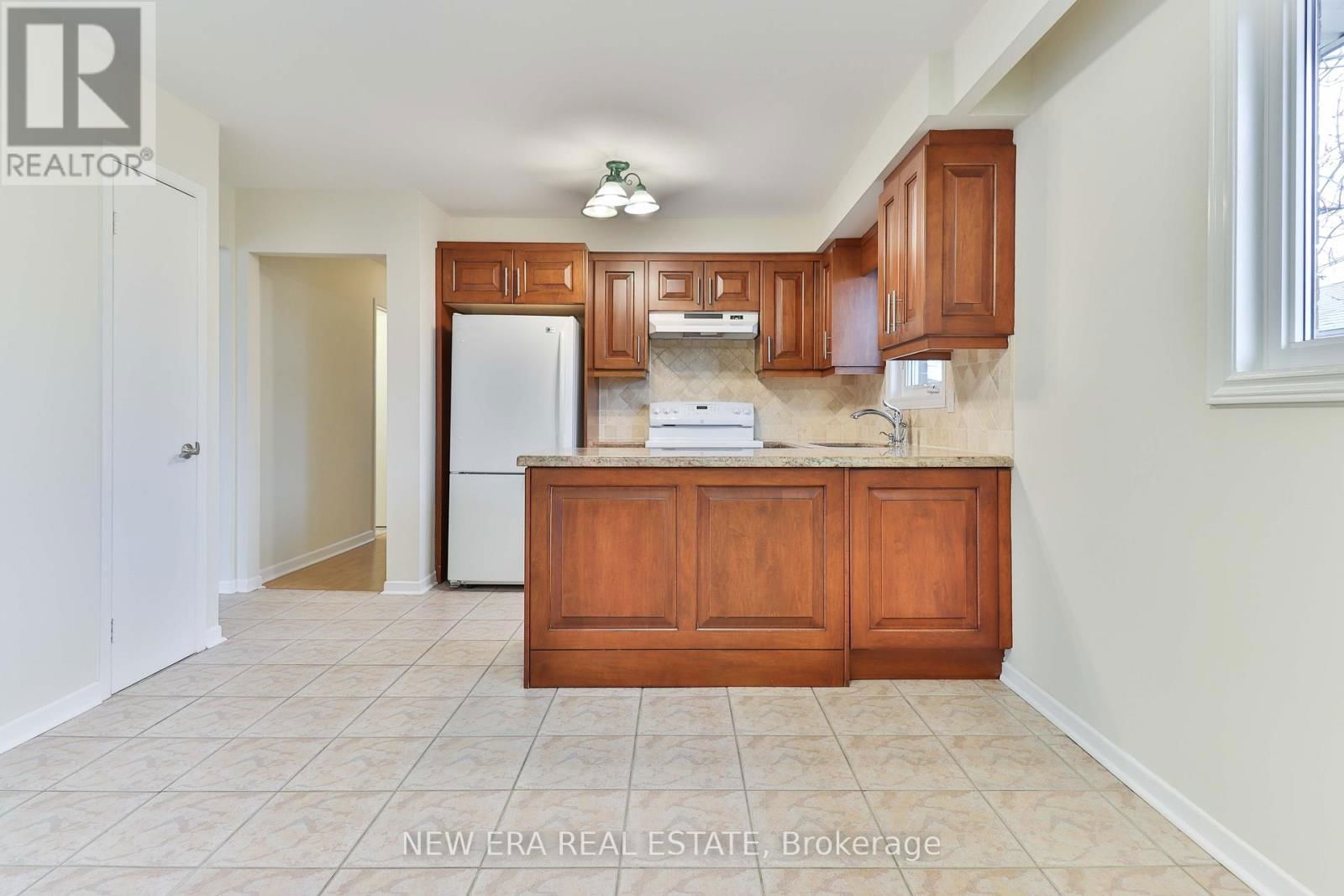 2559 KINGSBERRY CRESCENT Image 2