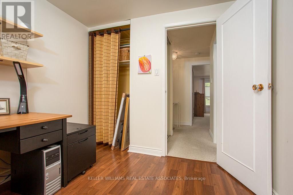 3 - 2216 UPPER MIDDLE ROAD Image 18