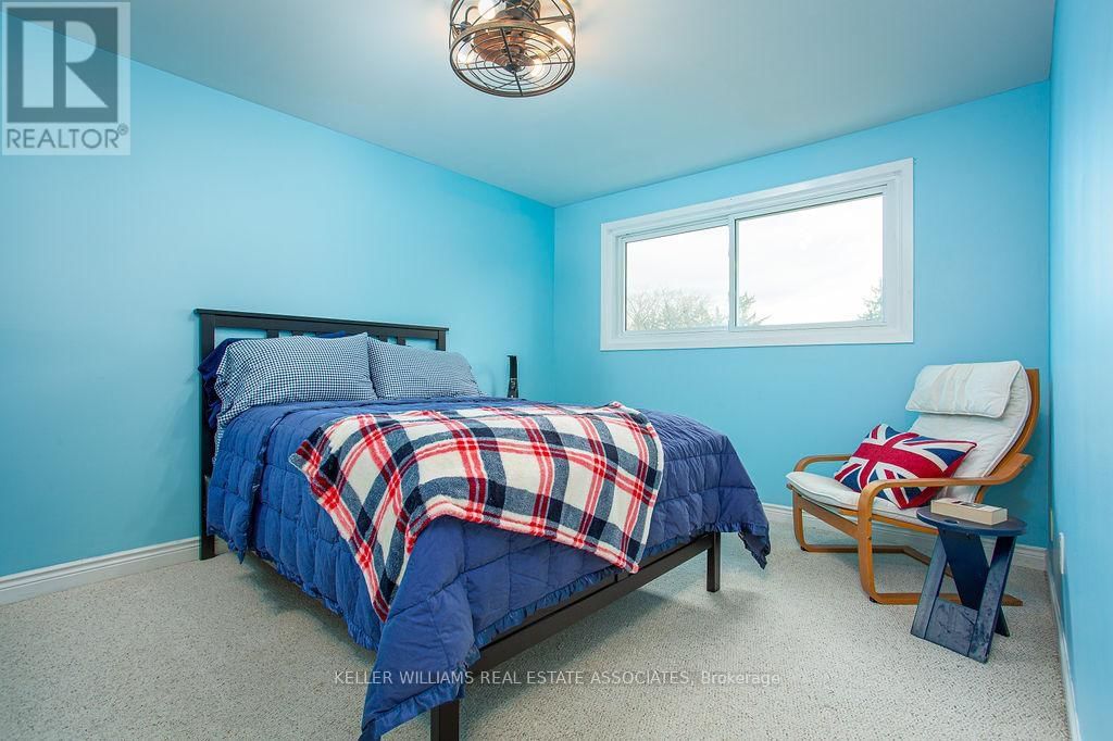 3 - 2216 UPPER MIDDLE ROAD Image 19