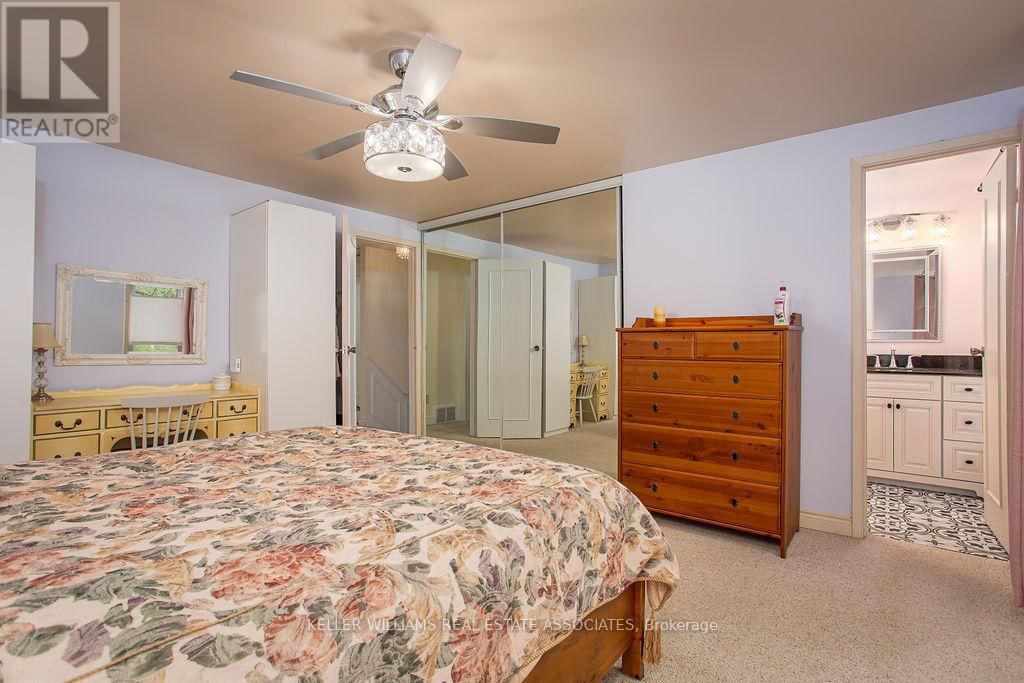 3 - 2216 UPPER MIDDLE ROAD Image 24