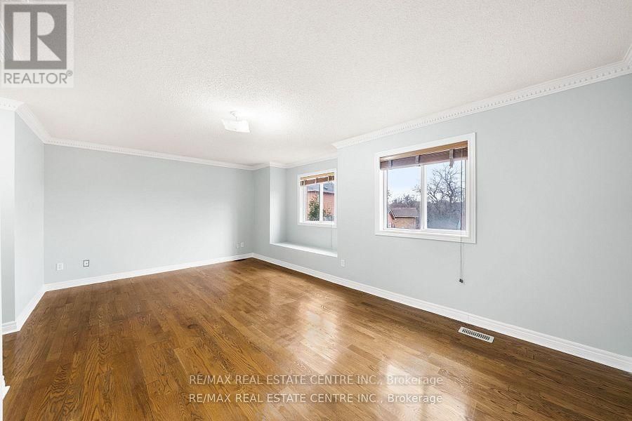 49 HOLLOWGROVE BOULEVARD Image 16