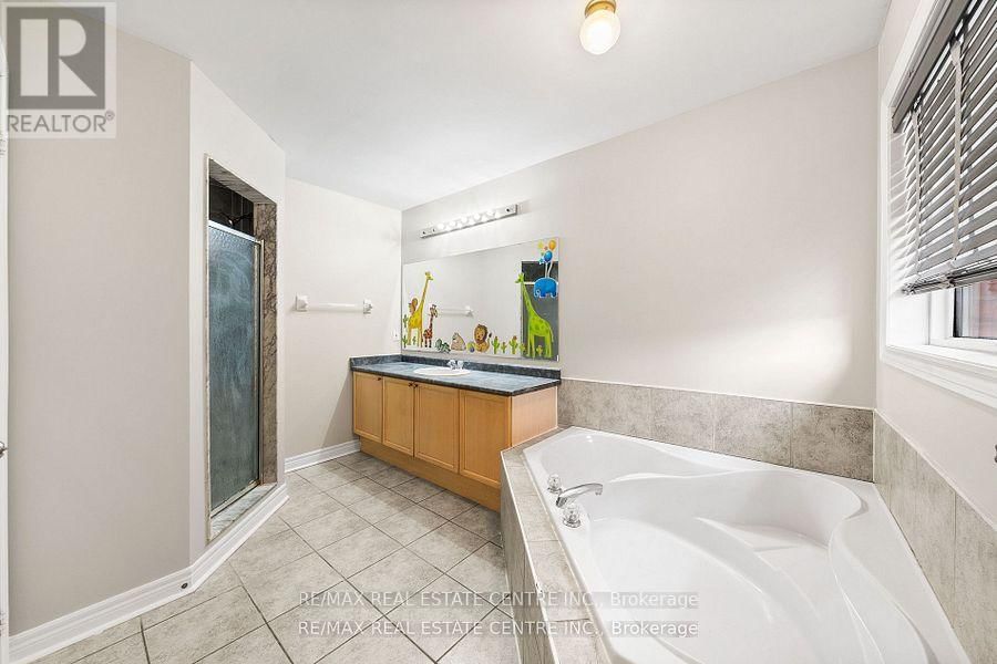 49 HOLLOWGROVE BOULEVARD Image 19