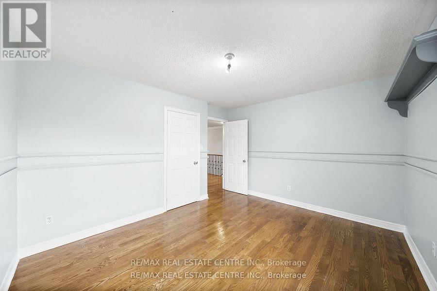 49 HOLLOWGROVE BOULEVARD Image 23