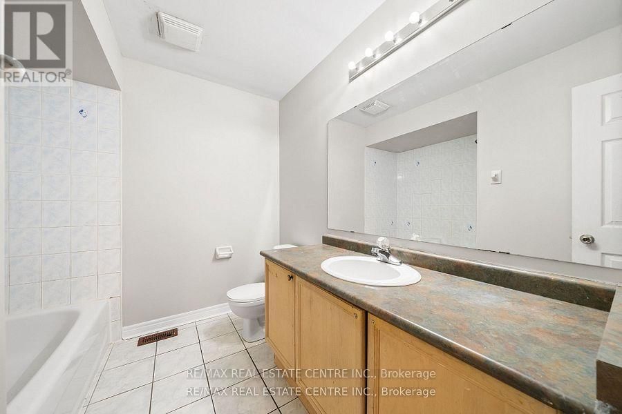 49 HOLLOWGROVE BOULEVARD Image 24