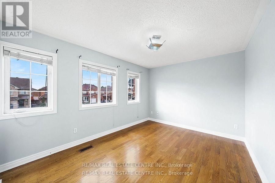 49 HOLLOWGROVE BOULEVARD Image 28