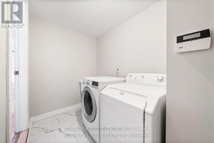 49 HOLLOWGROVE BOULEVARD Image 30