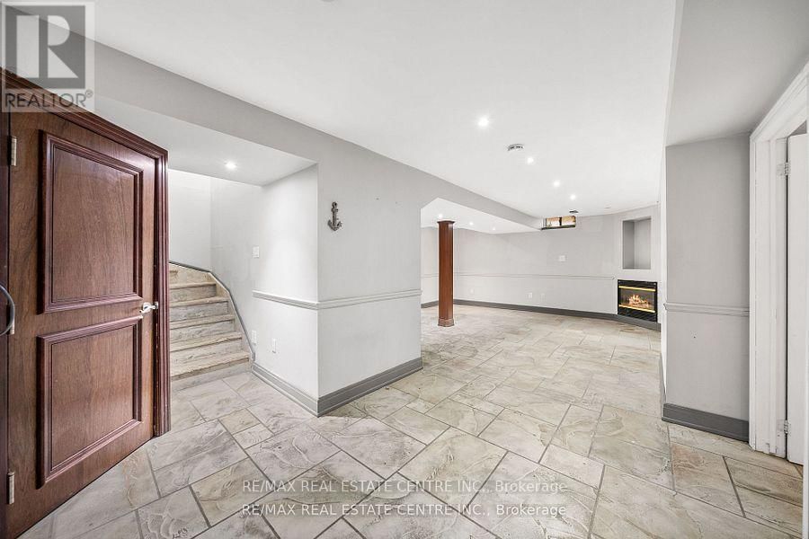 49 HOLLOWGROVE BOULEVARD Image 34