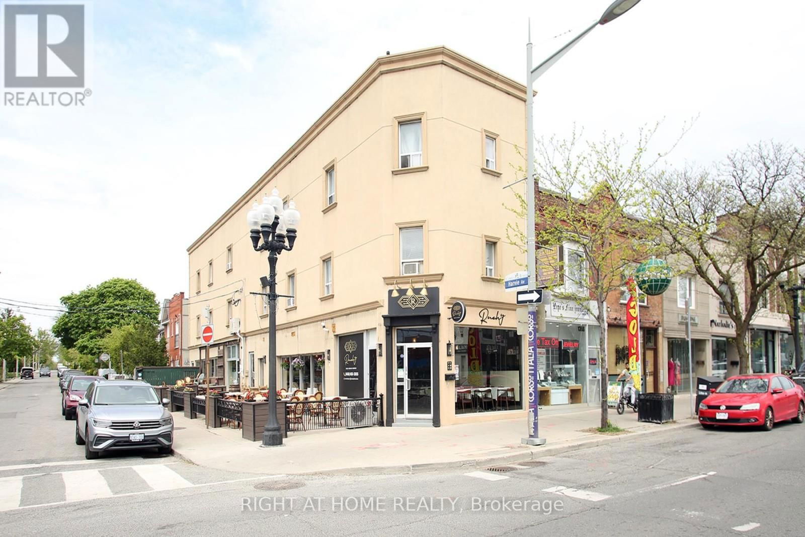 1370 ST CLAIR AVENUE WEST Image 1