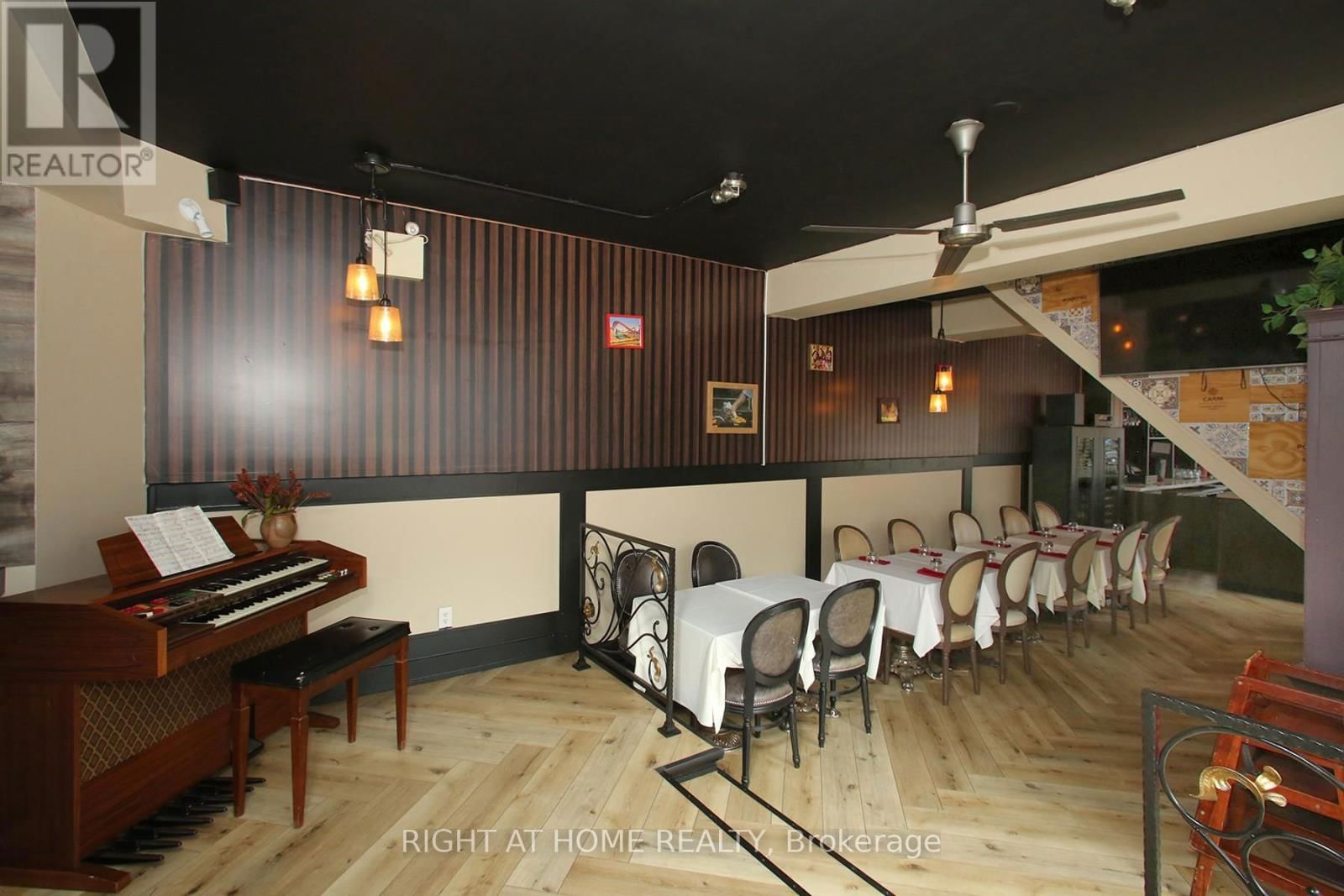 1370 ST CLAIR AVENUE WEST Image 12