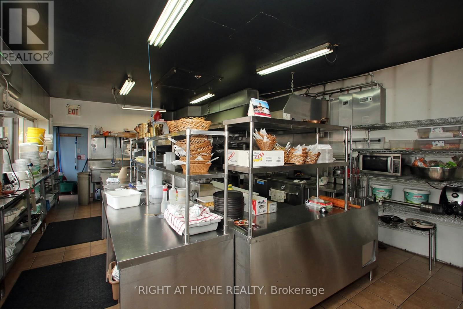 1370 ST CLAIR AVENUE WEST Image 15