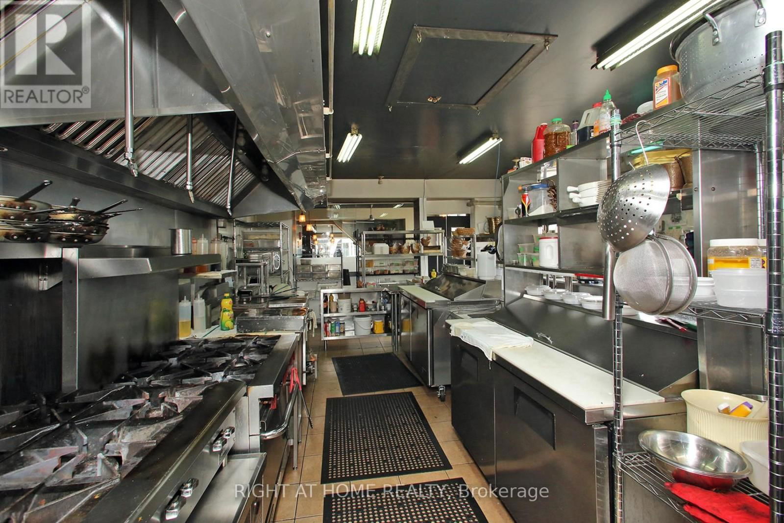 1370 ST CLAIR AVENUE WEST Image 18