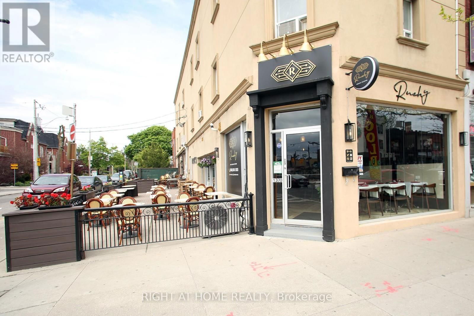 1370 ST CLAIR AVENUE WEST Image 2