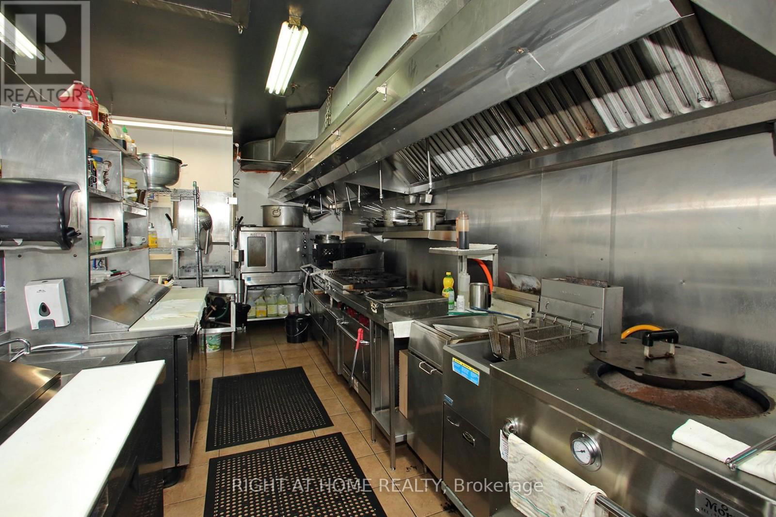 1370 ST CLAIR AVENUE WEST Image 20