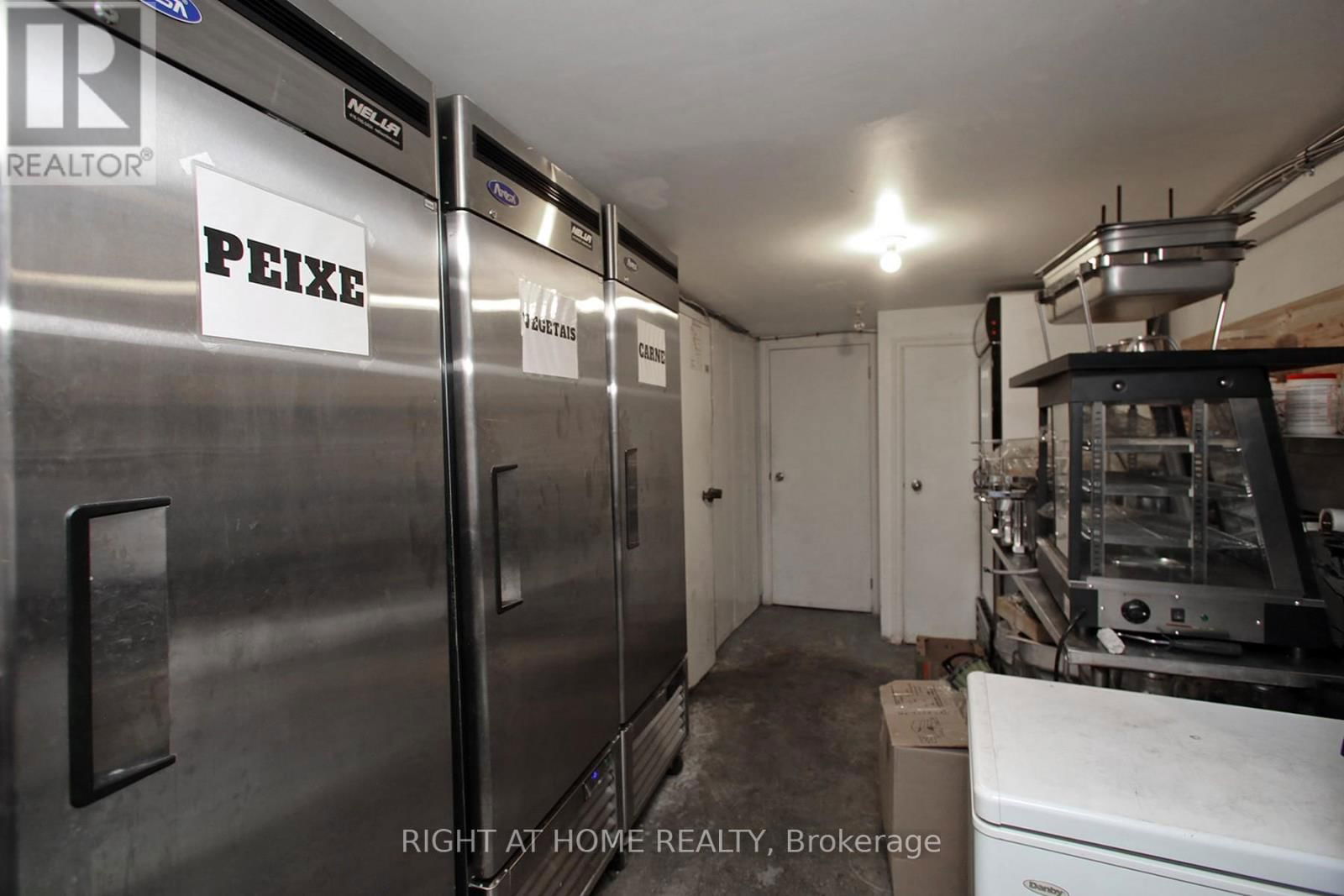 1370 ST CLAIR AVENUE WEST Image 27