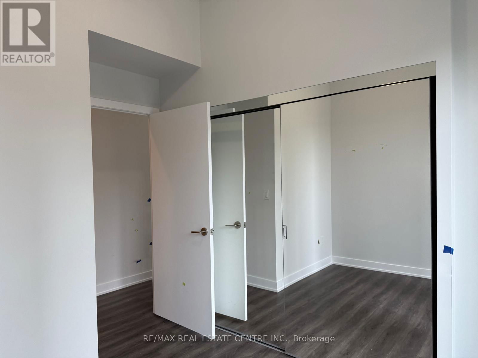 519 - 430 SQUARE ONE DRIVE Image 16