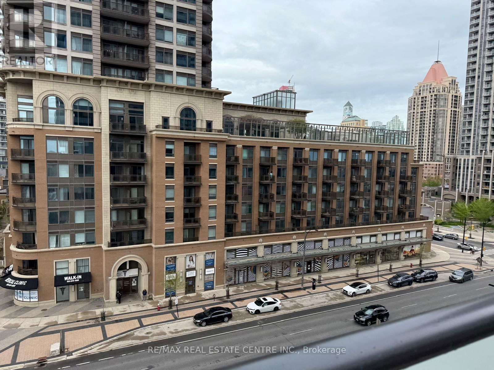 519 - 430 SQUARE ONE DRIVE Image 19