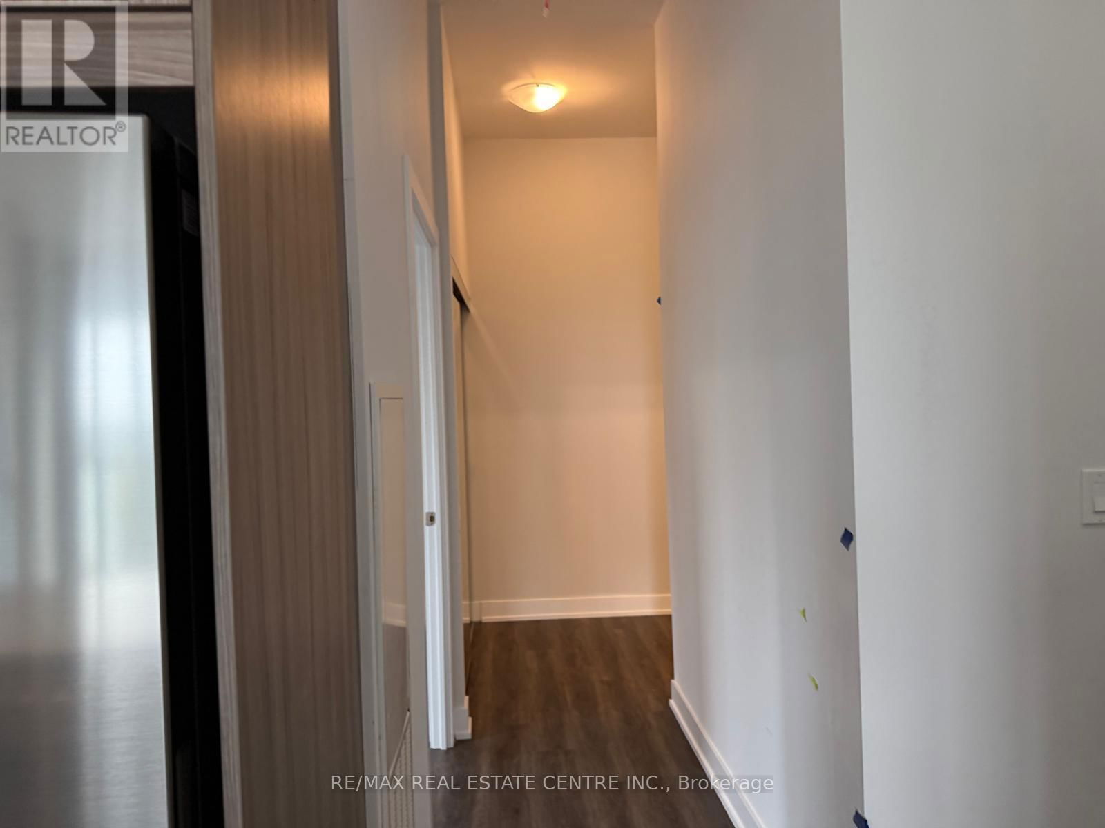 519 - 430 SQUARE ONE DRIVE Image 34