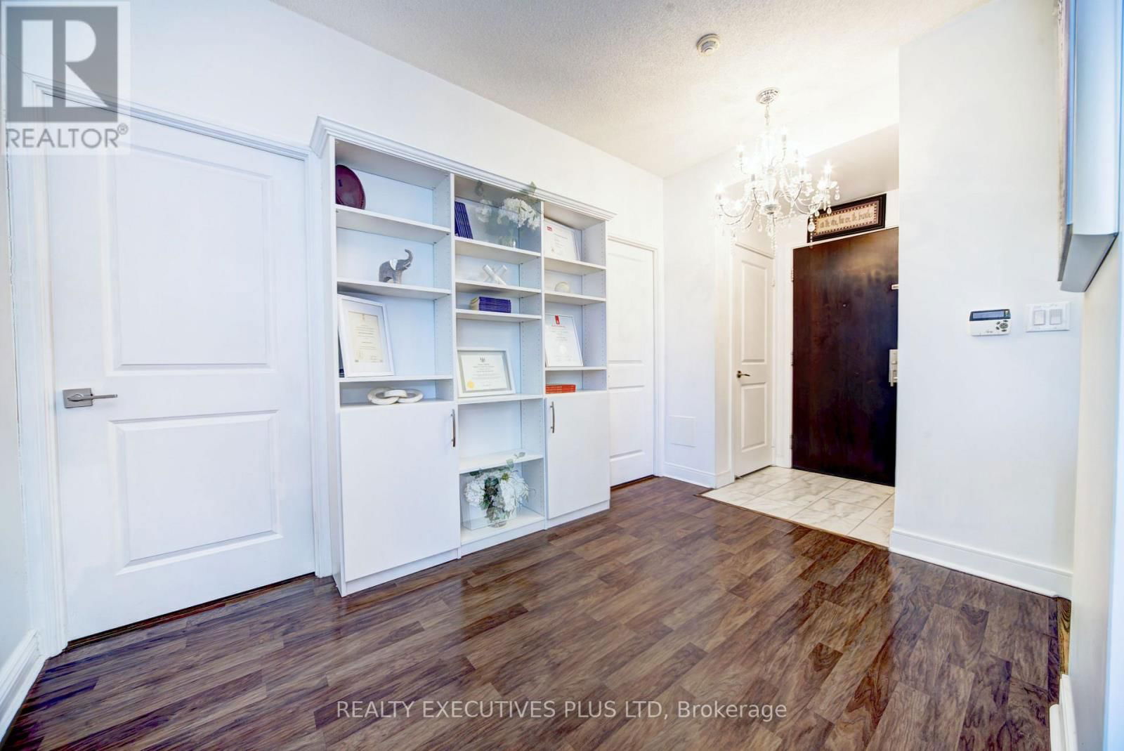 308 - 60 ABSOLUTE AVENUE Image 11