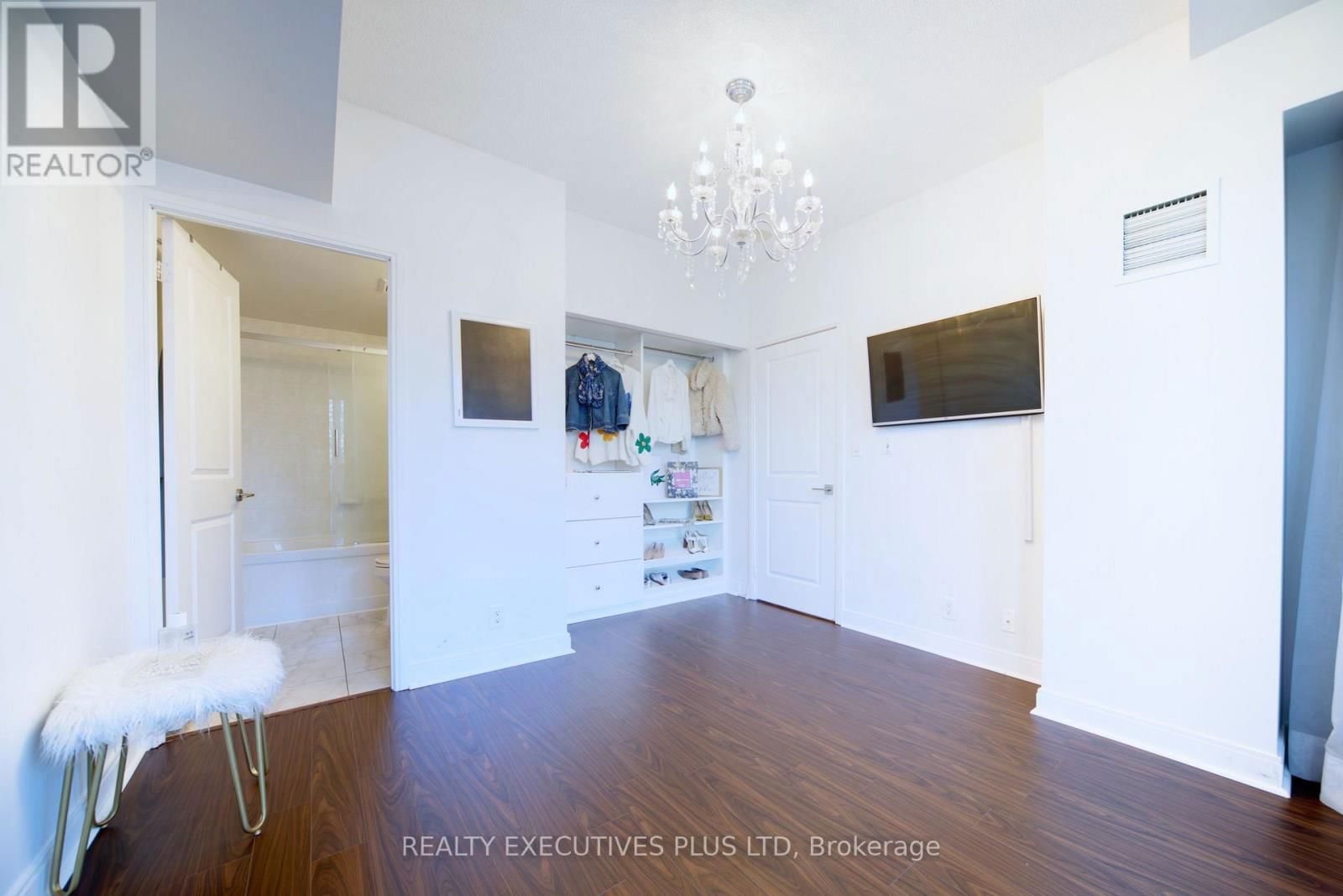 308 - 60 ABSOLUTE AVENUE Image 18